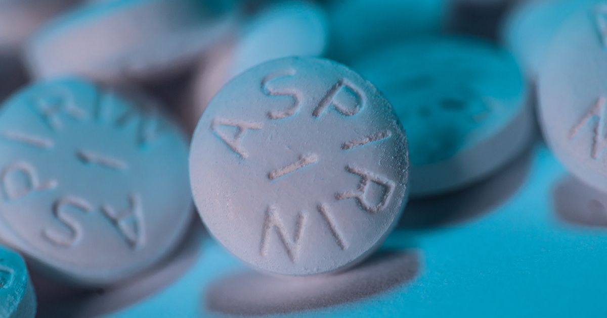 A aspirina poderia ter cortado as mortes por COVID pela metade?