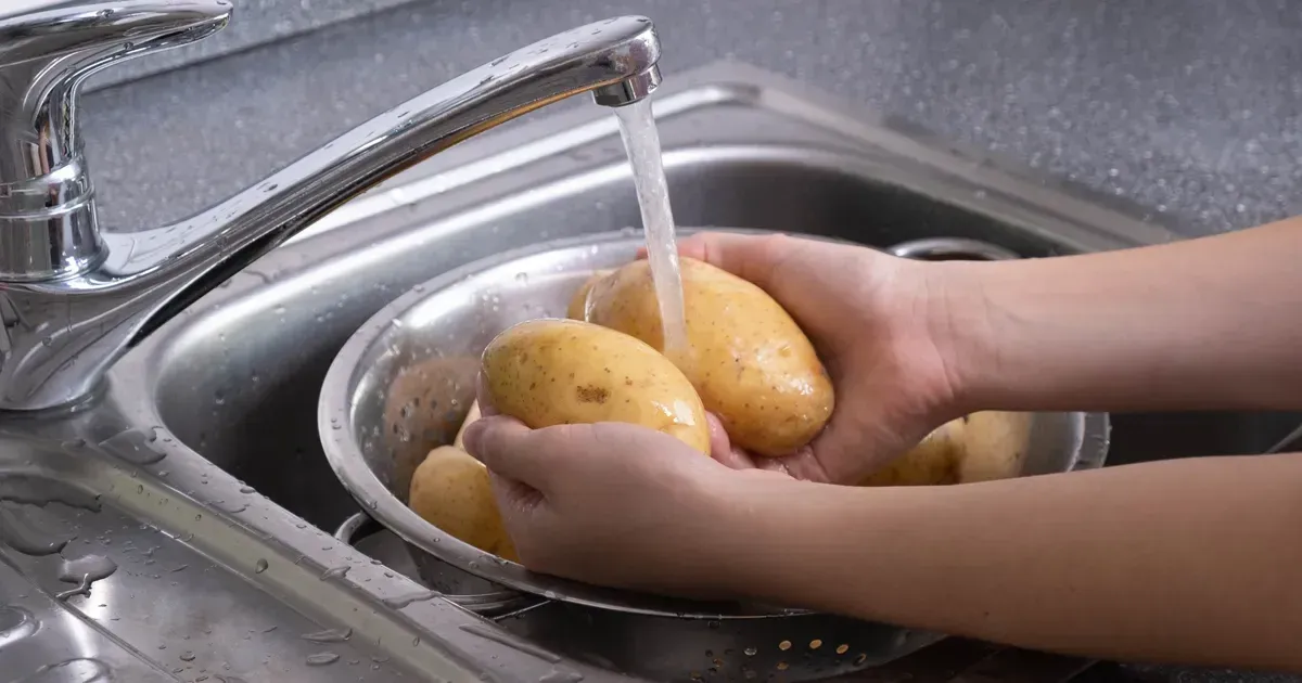 Lave suas batatas para evitar contaminação