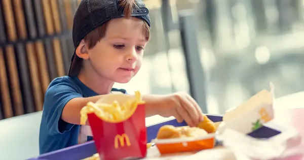 Os bebês viciados em fast food